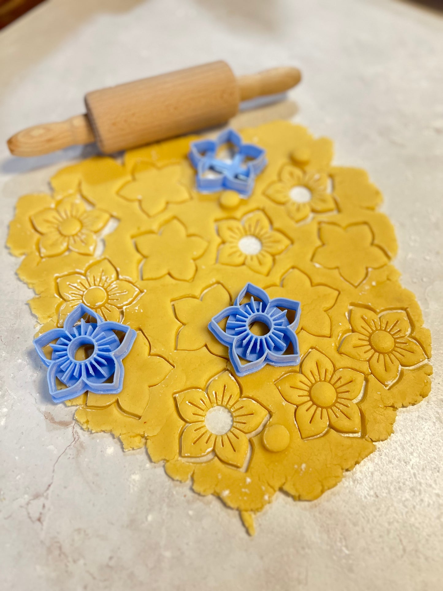 Cvijet - set od 3 izrezivača za linzere i kekse