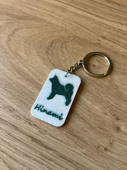 Akita Inu s imenom - personalizirani privjesak