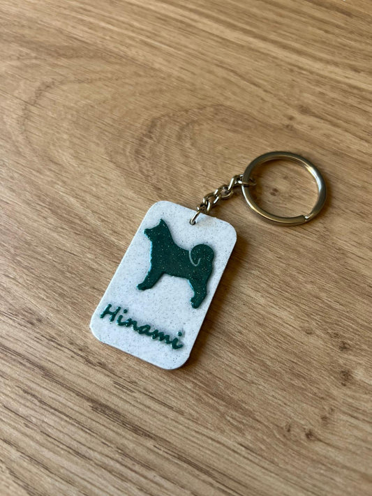 Akita Inu s imenom - personalizirani privjesak