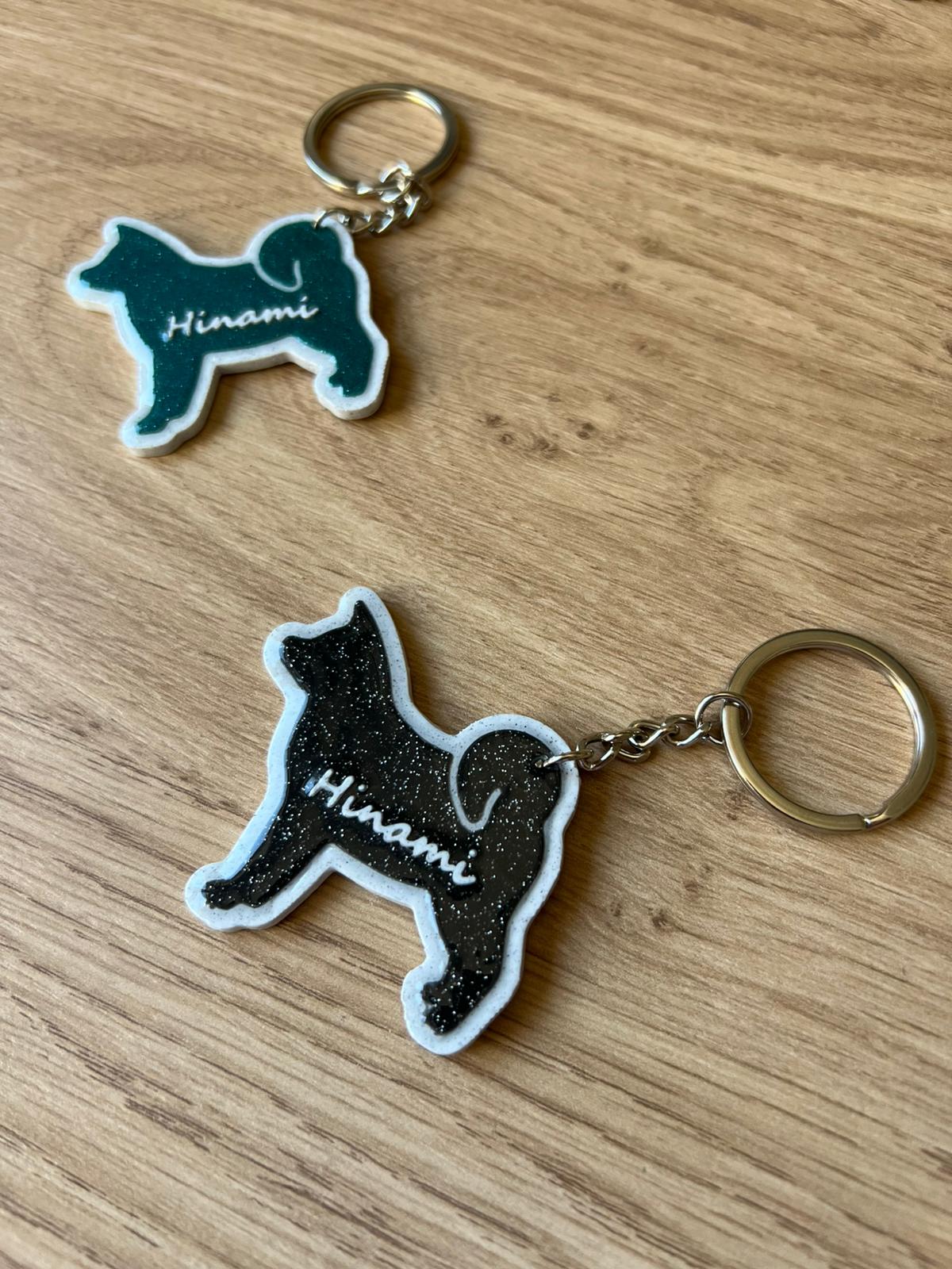 Akita Inu s imenom - personalizirani privjesak