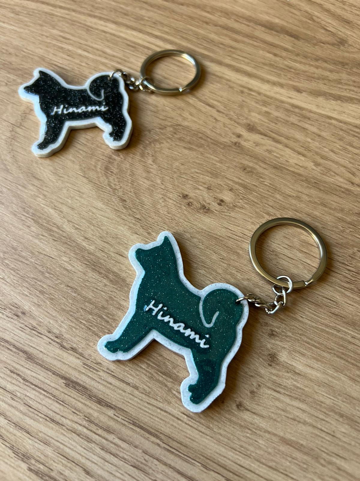 Akita Inu s imenom - personalizirani privjesak