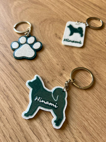 Akita Inu s imenom - personalizirani privjesak