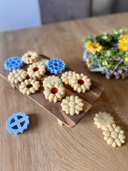 Cvijet 2 - set od 3 izrezivača za linzere i kekse